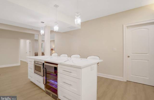 8305 COVINGTON WOODS Court Gallery 4