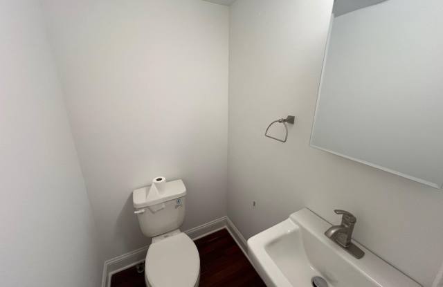 3228 W DIAMOND Street Gallery 4