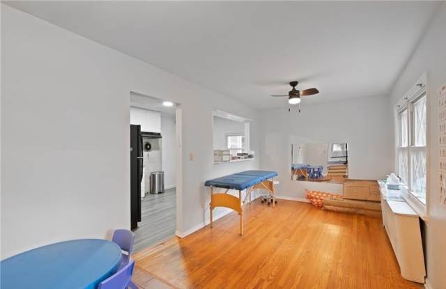 898 Chestnut Ridge Road Gallery 3