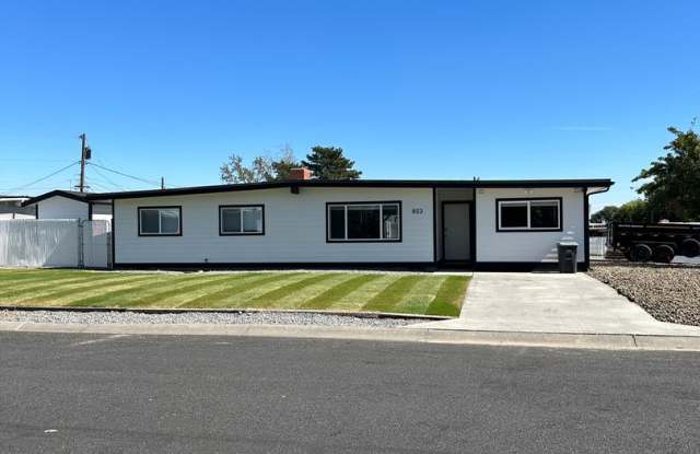 Completely Remodeled 4 Bedroom 2 Bath Home for Rent W/ 30x30 Shop!! photos photos