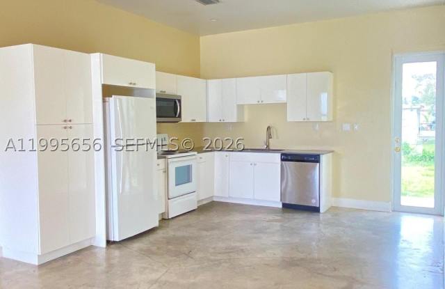 12150 SW 213th St photos photos