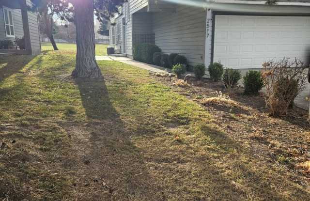 Wonderful townhome for rent in Nampa. Near Lake Lowell. - 2517 Pascoe Lane, Nampa, ID 83686