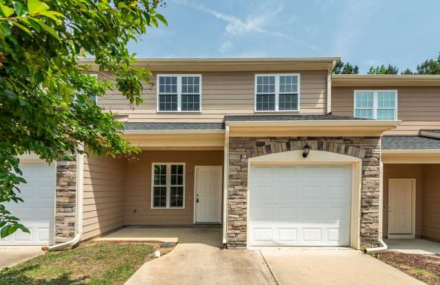 Gorgeous Townhome In Clayton! Half off 1st month's rent if lease starts in December or January! photos photos