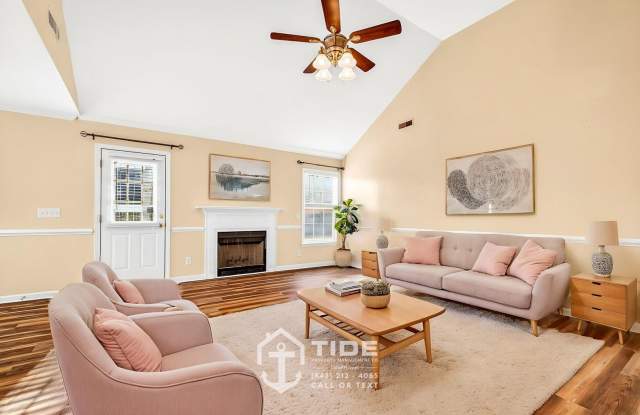 Modern Comfort in North Charleston photos photos