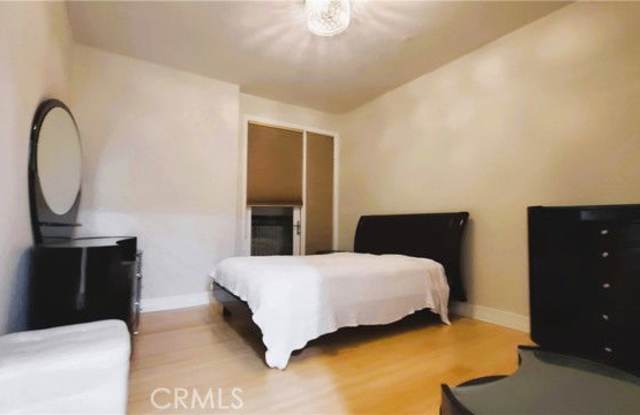 311 Caruso Avenue - 311 Caruso Avenue, Glendale, CA 91210