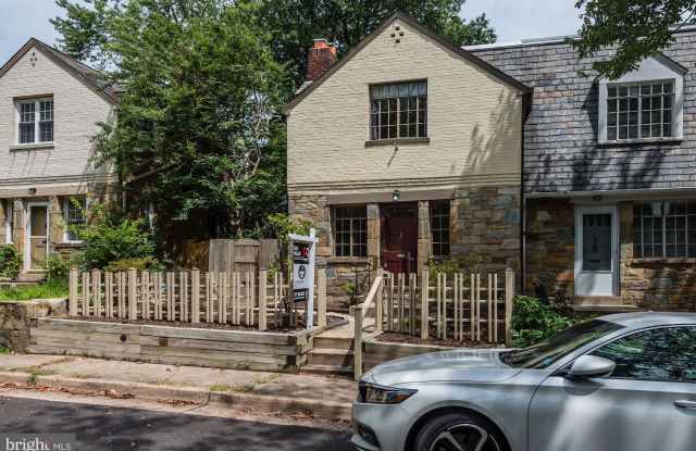 809 CHETWORTH PLACE Gallery 4