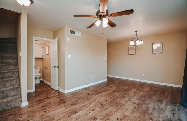 1913 Melrose AveApt B photos photos