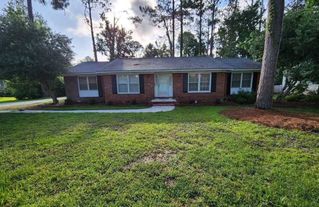 Spacious Brick Home with Modern Upgrades  Huge Fenced Yard in Valdosta! photos photos