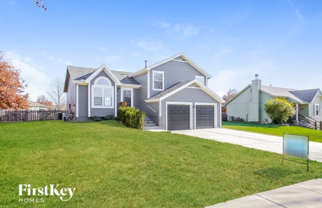 11517 North Manning Avenue - 11517 North Manning Avenue, Kansas City, MO 64157