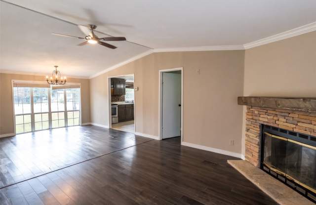 1304 Hollow Oaks Lane Gallery 3