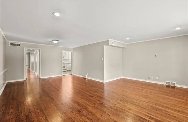 6520 Ravendale Lane Gallery 2