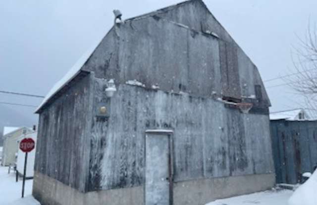 457 Main Street Garage - 1 photos photos