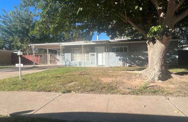 705 N Heights Dr Gallery 1