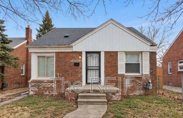 17712 Lenore Avenue Gallery 1