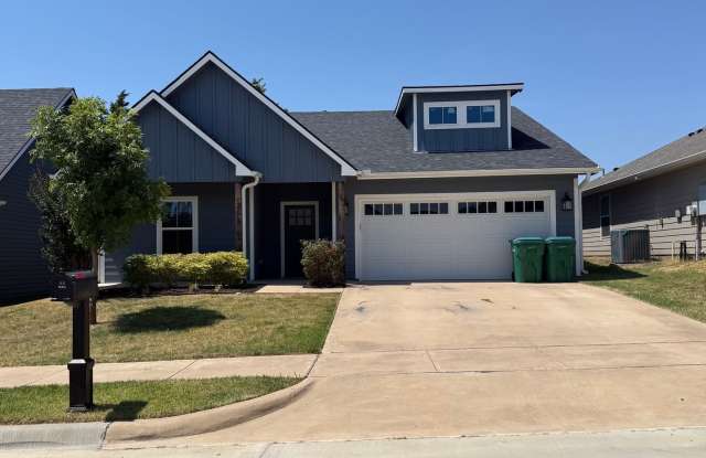 BEAUTIFUL CUSTOM HOME FOR LEASE!  3/2/2 COTTAGES AT MAGNOLIA VILLAGE SHERMAN TX photos photos