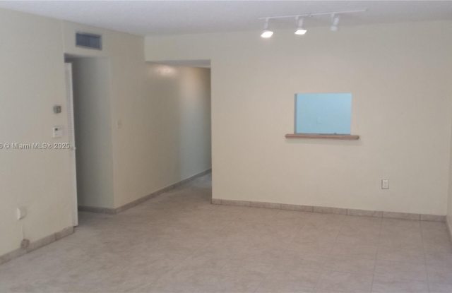 11925 NE 2nd Ave photos photos