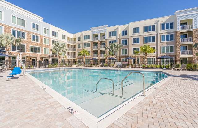 Sandpiper Glen 62+ Apartments - Senior & Affordable Housing Gallery 3