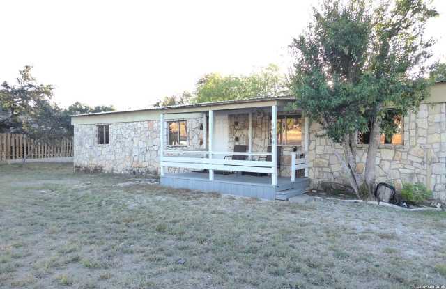 1884 Live Oak Gallery 4