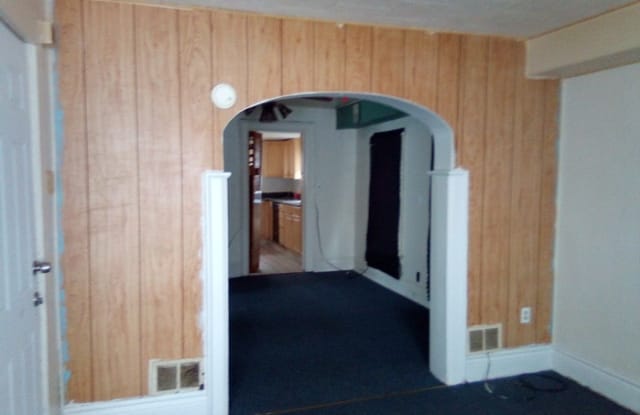 185 Carl Street Gallery 2