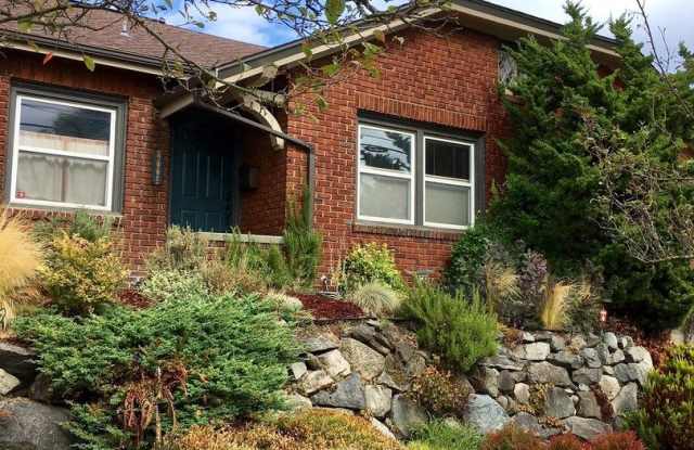 2004 E. Pine Street - 2004 East Pine Street, Seattle, WA 98122