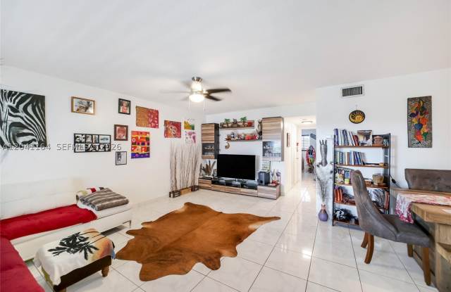 541 Blue Heron Dr Gallery 1