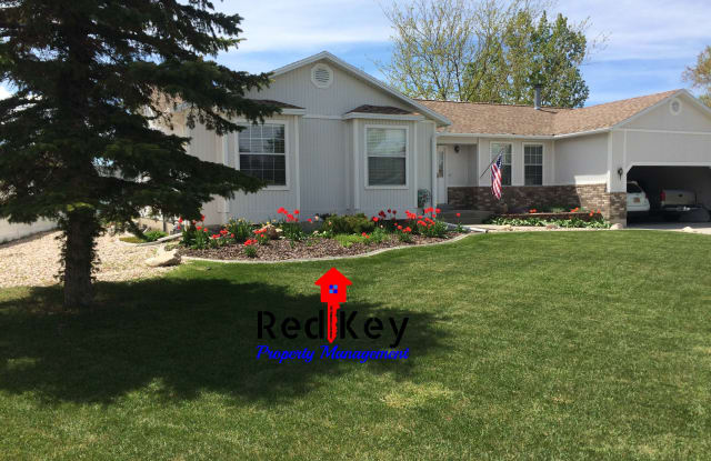 613 Country Clb - 613 Country Club, Stansbury Park, UT 84074