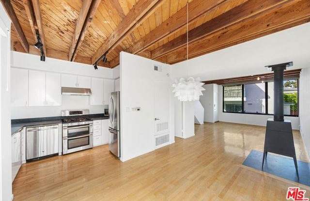 632 Pacific Street Gallery 4