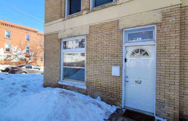 Duluth MN - 4 Bed - 2 Bath - 1432 East 3rd Street, Duluth, MN 55805