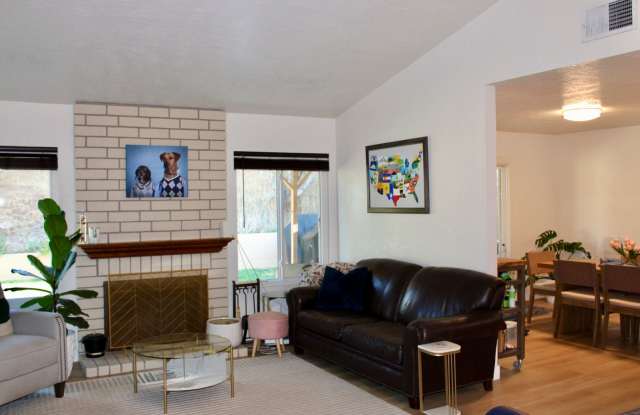 Beautifully 3 Bedroom Home in Santee with Large Backyard photos photos