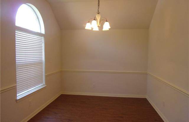 1015 Fair Oaks Drive Gallery 2