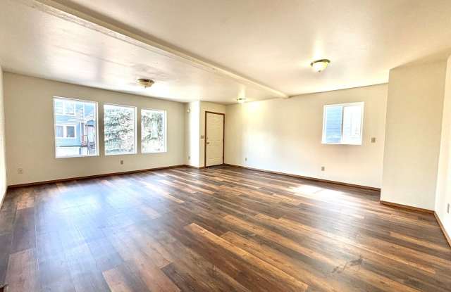 4 bedroom unit by campus! - 1761 West Kagy Boulevard, Bozeman, MT 59718 4 bedroom unit by campus! - 1761 West Kagy Boulevard, Bozeman, MT 59718