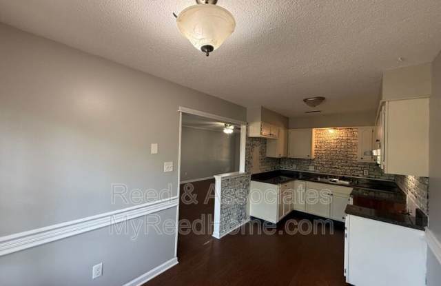 892 Oaklawn Place Gallery 4