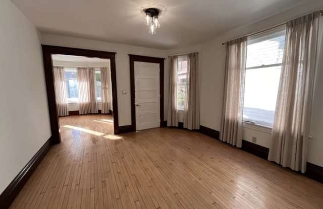 2804 South Logan Avenue Gallery 3