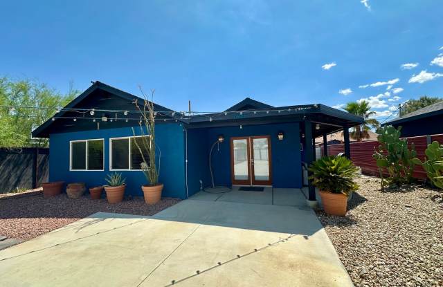 AVAILABLE NOW!! 3 BEDROOM 3 BATHROOM HOME IN JOSHUA TREE! photos photos