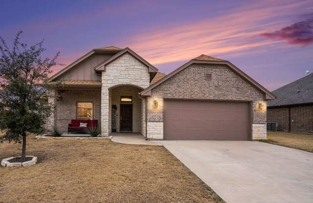 Three bedroom home in established neighborhood - 226 Harp Avenue, Godley, TX 76044 Three bedroom home in established neighborhood - 226 Harp Avenue, Godley, TX 76044