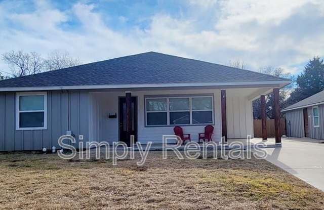 1709 Sycamore Street - 3 photos photos