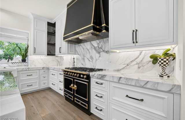 304 N Royal Ascot Drive Gallery 3