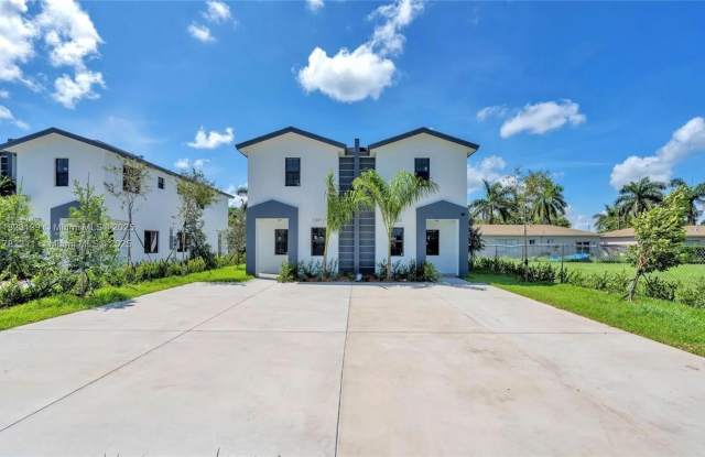 1233 NW 9th photos photos