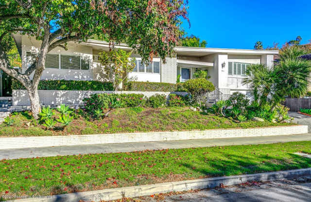 2511 Aberdeen Avenue - 2511 Aberdeen Avenue, Los Angeles, CA 90027
