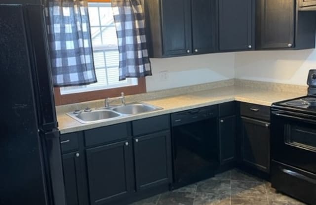 320 S Mulberry St - 320 South Mulberry Street, Marshall, MI 49068 320 S Mulberry St - 320 South Mulberry Street, Marshall, MI 49068