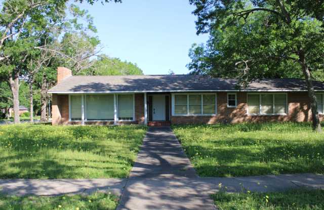 3 Bedrom 2 bath with a 1 car garage photos photos