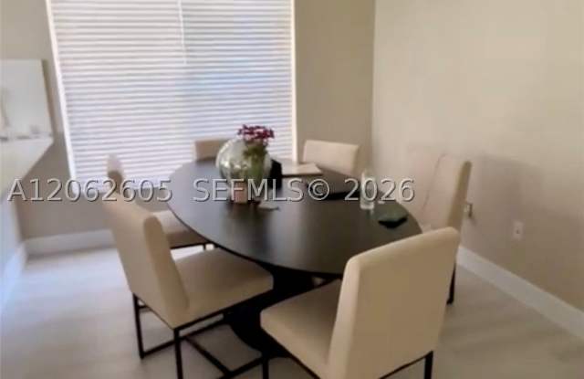 21507 SW 90th Ct Gallery 3