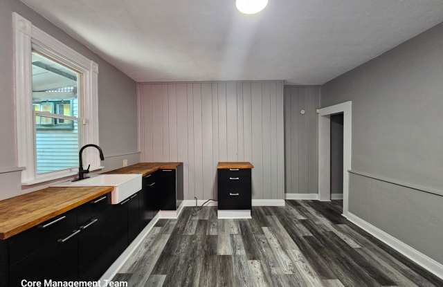 Update 2 bedroom House for Rent Gallery 3