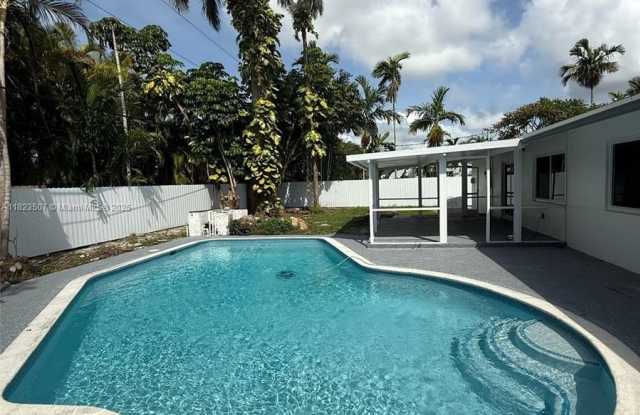9934 SW 195th St photos photos