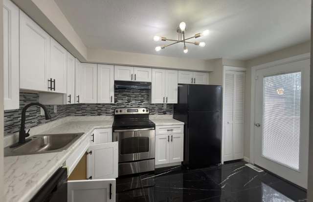 14 James Cubberly Court photos photos