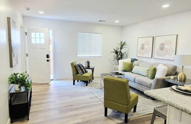 1833 W Hadley Street Gallery 2
