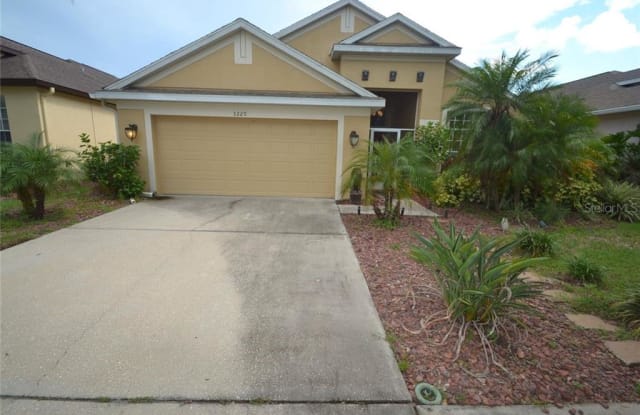 3220 STONEBRIDGE TRAIL - 3220 Stonebridge Trail, Valrico, FL 33596