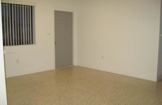 4310 SW 98th Ct Gallery 2