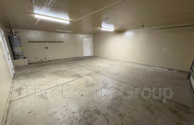 1747 West Connelly Ave Gallery 3