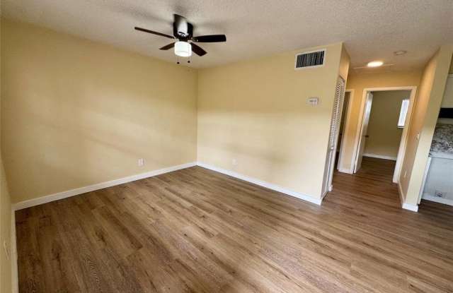 3817 SW 13th Ct photos photos